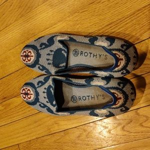 Size 8.5 rothys blue print